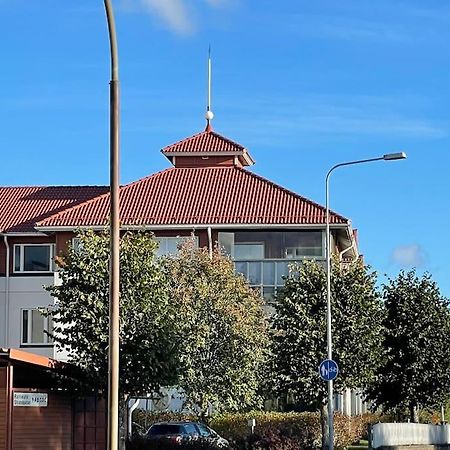 Porvoon Helmi Viehattava Asunto Joen Rannassa Экстерьер фото
