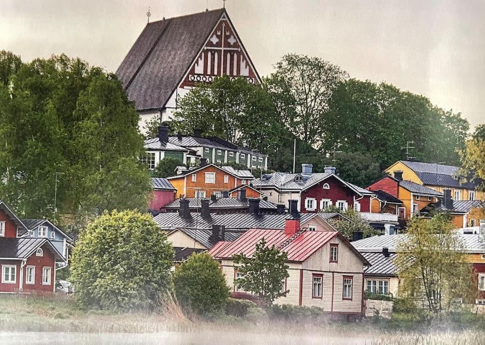 Porvoon Helmi Viehattava Asunto Joen Rannassa Экстерьер фото